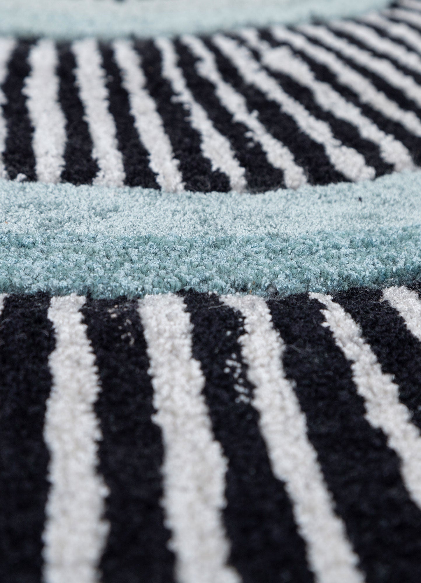 Niro Irregular Hand Tufted Carpet & Rug
