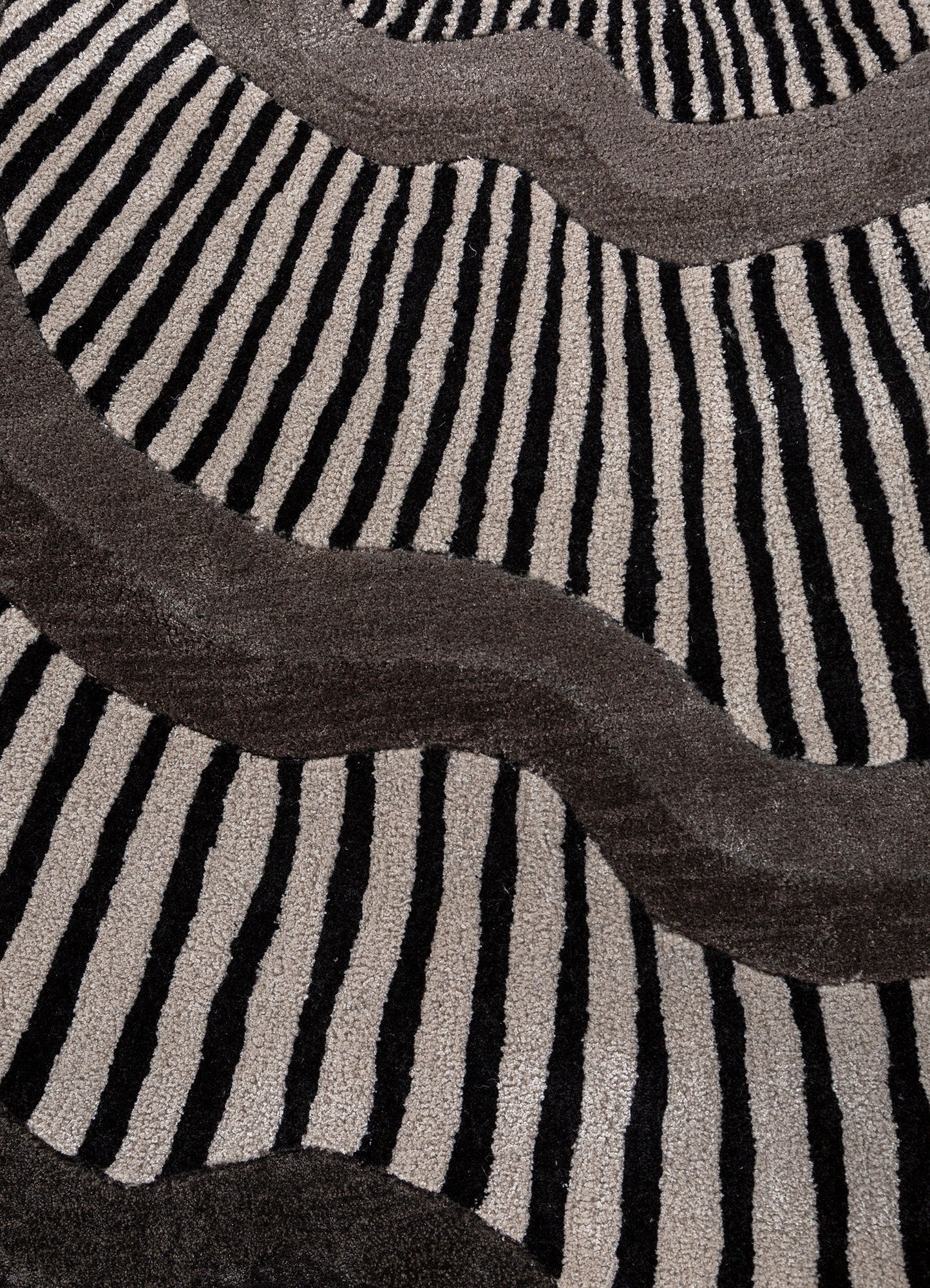 Xena Irregular Hand Tufted Carpet & Rug